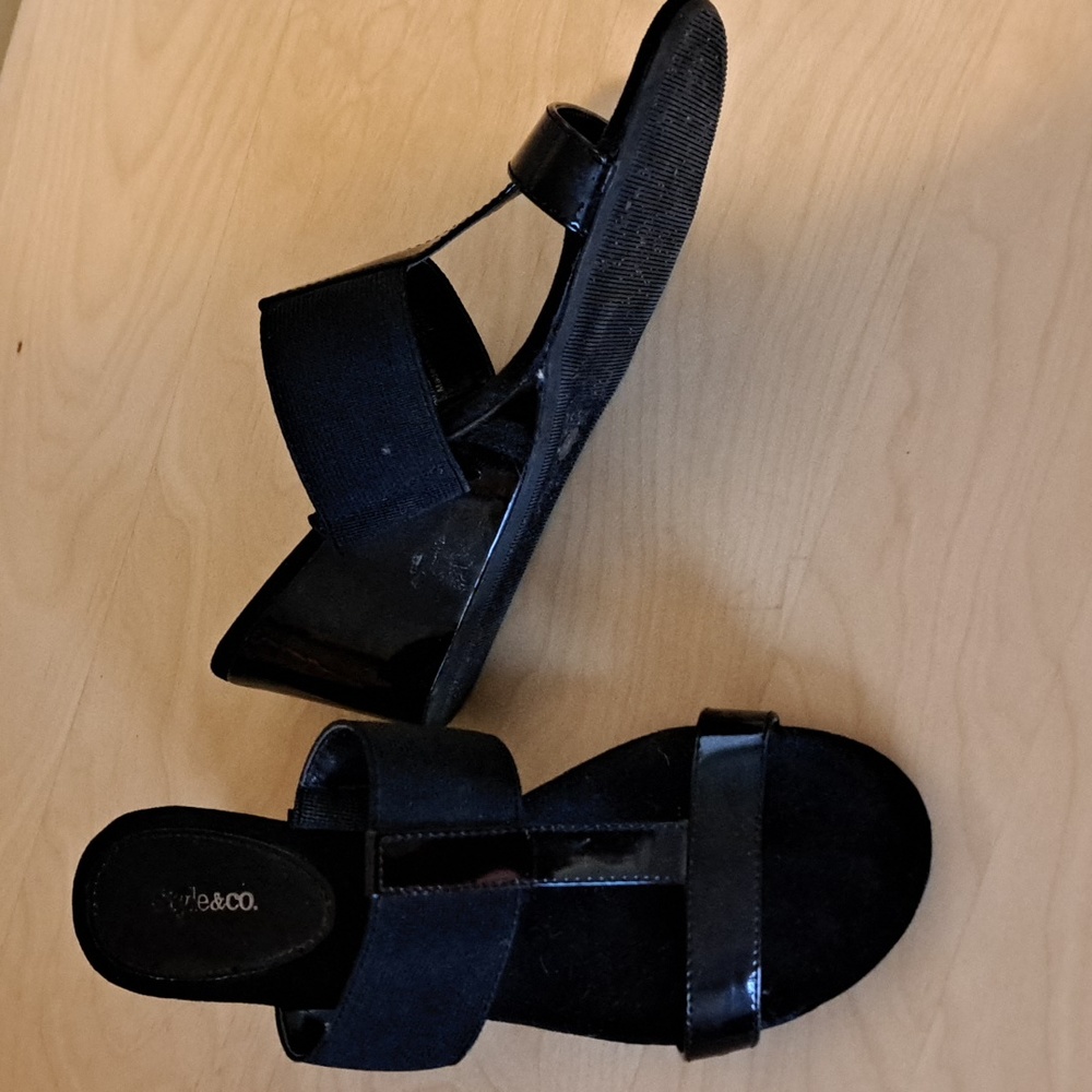 Sz 6 fits 6.5" 'Style & Co' black patent wedge heel 2.5" open toe sandals